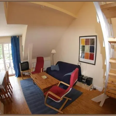 03_blau_weiss 3 Apartment *